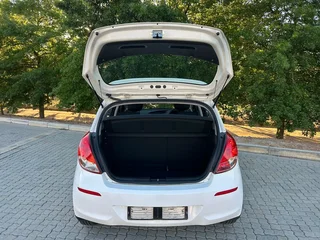 ONLY 107 000kms!!! 2013 Hyundai I20 Motion 1.25