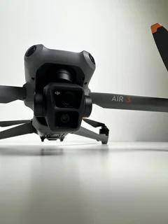 DJI Air 3, RC2 controller, 3 Batteries