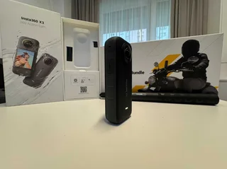 Insta360 X3 Camera Bundle