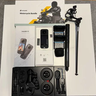 Insta360 X3 Camera Bundle