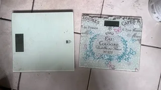 Scales that weigh weights