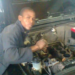Mobile motor mechanic