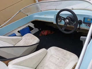Speed boat 90hp