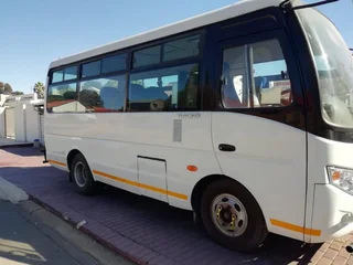 Yutong Zhou (22 seater)