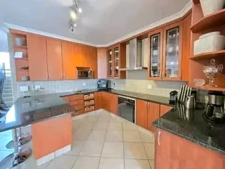 Built in kitchen cupboards and fitted wardrobes of all sizes colour and designs contact 0638758663