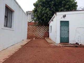 Room - Ad posted by Oliver Mtapuri