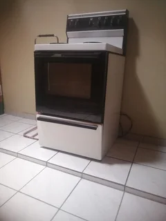 KELVINATOR 4plate stove for sale