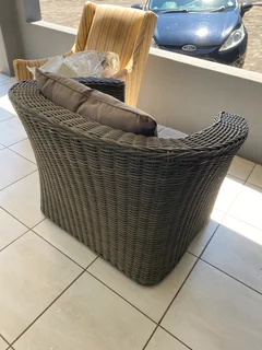 Outside furniture set - synthetic rattan / PE wicker 5-seater in good condition barely used