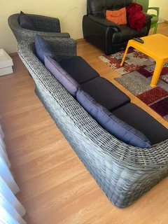 Outside furniture set - synthetic rattan / PE wicker 5-seater in good condition barely used