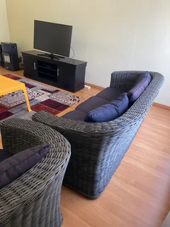 Outside furniture set - synthetic rattan / PE wicker 5-seater in good condition barely used