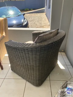 Outside furniture set - synthetic rattan / PE wicker 5-seater in good condition barely used