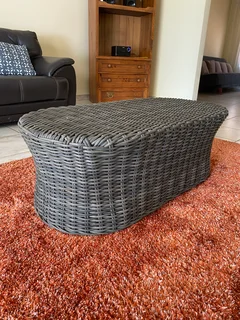 Outside furniture set - synthetic rattan / PE wicker 5-seater in good condition barely used