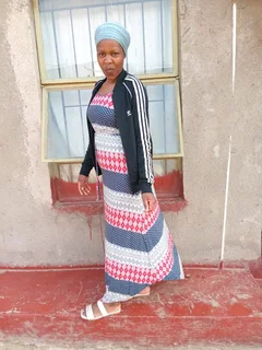 Bakisani Ncube age 40 looking for house cleaning job Mon to Fri experience 8yrs contact 0835070037