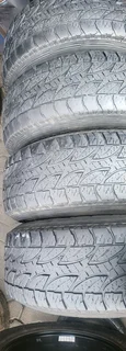 BAKKIE 17&#34;MAG RIMS AND 265/65/17 BRIDGESTONE TYRES