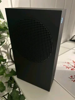 Xbox Series S in Carbon Black with 2 Controller