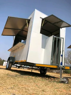 Mobile kitchen trailer