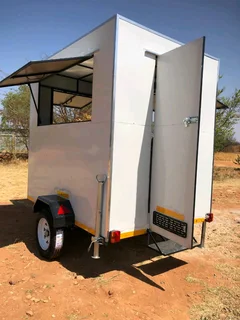 Mobile kitchen trailer