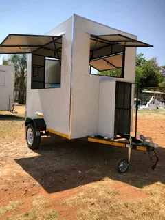 Mobile kitchen trailer