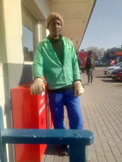 PAUL, I AM A WELL MATURED MALAWIAN MAN LOOKING FOR A GARDENING JOB.