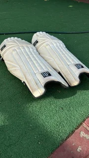D&amp;P Hybrid Cricket Batting Pads  – Adult Size (Used, Mafikeng)