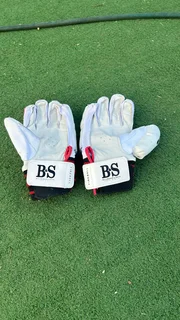 B&amp;S Fireball Cricket Batting Gloves  – Adult Size (Used, Mafikeng)