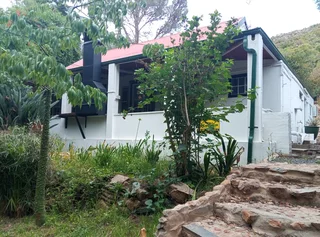 Spacious Karoo Oasis Available for Long-Term Lease