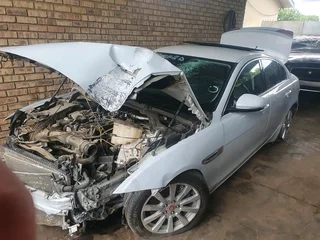 Jaguar XE 2.0 INGENIUM for parts