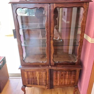Glass Display Showcase Antique – Used