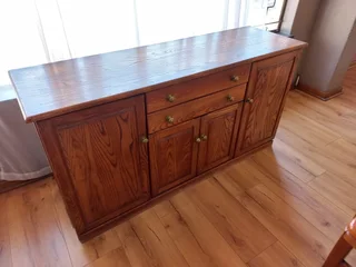 Side Board Oak 2 Drawer And 4 Door
