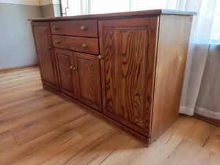 Side Board Oak 2 Drawer And 4 Door
