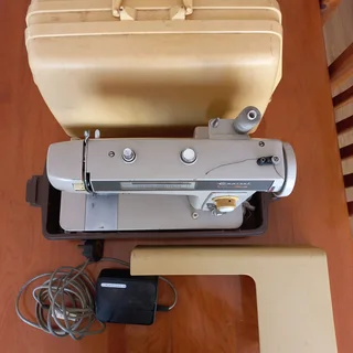 Vintage Empisal Super Automatic Pacesetter Sewing Machine