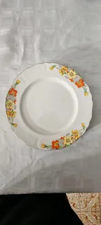 Alferd Meakin Trio Nasturtium Dinner Set 5xLrg Plates, 2xMed Plates, 2xSmall Plates