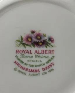 Tea Saucer Royal Albert Bone China Michaelmas Daisy Qty 1