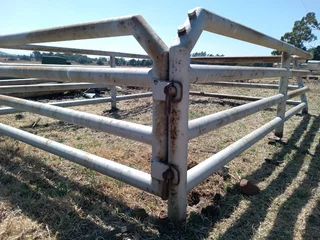 Bakkie Cattle Cage - Fits Nissan NP 300 LWB - 3100L x 1530w x 550h