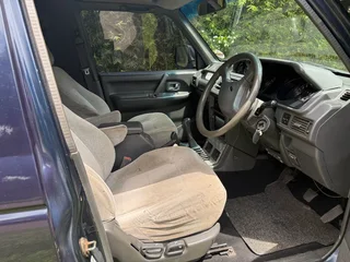 Mitsubishi Pajero 3.0 V6 SWB 4×4 (Manual) – Snorkel, Steel Bumper, Tow Setup – R58,900