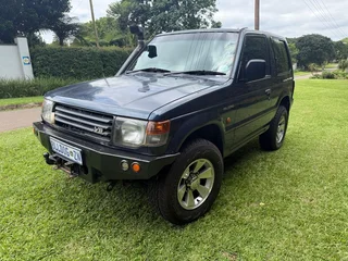 Mitsubishi Pajero 3.0 V6 SWB 4×4 (Manual) – Snorkel, Steel Bumper, Tow Setup – R58,900