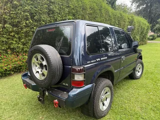 Mitsubishi Pajero 3.0 V6 SWB 4×4 (Manual) – Snorkel, Steel Bumper, Tow Setup – R58,900