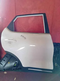kia sonet rear door