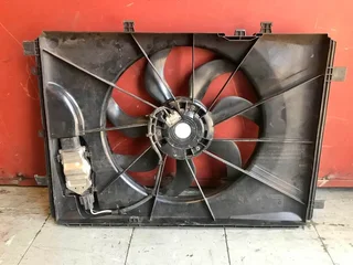 mercedes bens a176 radiator fan