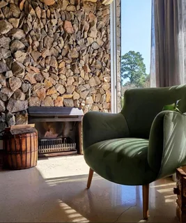 Beautifully Kept Home With Everything You Need