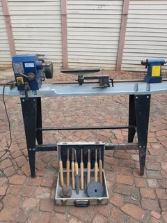 Turning lathe mc900 + chisel set and adaptions available
