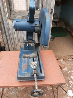 Cut off saw &#43; 7 bran new blades