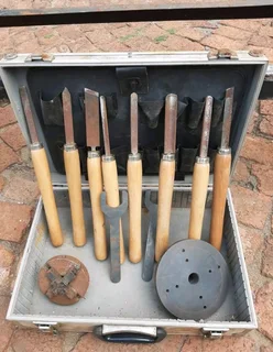 Turning lathe mc900 &#43; chisel set and adaptions available