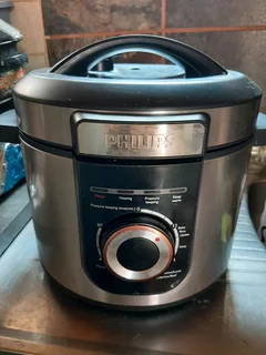 Philips HD2I05 presure cooker available