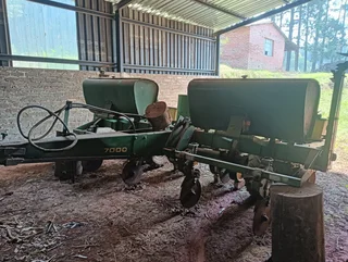 John Deere 7000 4 row 91 cm planter