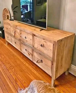 Chest of drawers