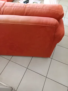 Couch 2 setter size 179 cm in length 40 years old SOLID needs a clean orange R2,200k neg Rugby area