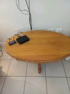 Lovely carved oval shaped coffee table Retro 40 years old quality wood