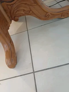 Lovely carved oval shaped coffee table Retro 40 years old quality wood