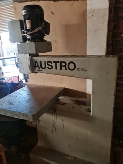 Austro overhead router